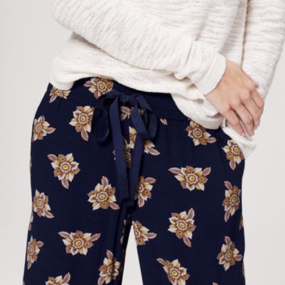 Ann Taylor Pants - NWOT Ann Taylor Loft Faraway Floral Drawstring Pan